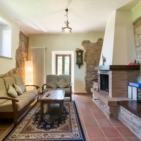 فيلة In With Pool Tavoleto