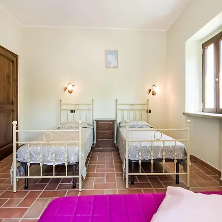 In With Pool فيلة *