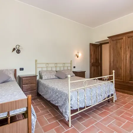 In With Pool Villa Tavoleto
