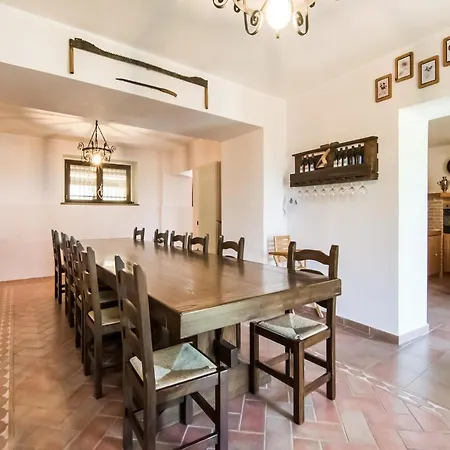 فيلة In With Pool *